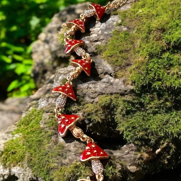 Mushroom bracelet adjustable red and gold enamel bracelet Toadstool rhinestones - Picture 14 of 17